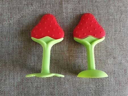 食品级硅胶草莓牙胶 立体婴儿磨牙器 吸盘磨牙胶宝宝安抚咬胶