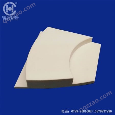 耐磨陶瓷背包弯头是用耐高温无机粘合剂将特种刚玉陶瓷张贴在弯头内壁